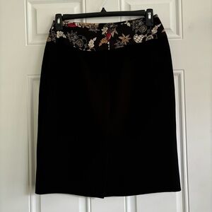 Jones Wear Black Pencil Skirt w/Print Waistband, Size 8